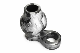 XR Brands Night Prowler silikonowy pierścień z podwojną kulą szary