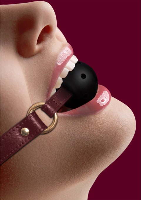 Ouch! Knebel kulkowy Halo skorzany z ozdobnymi złotymi detalami