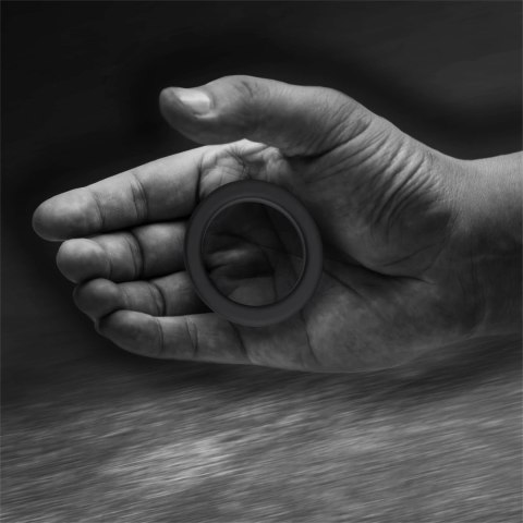 Rooster Enric silikonowy pierścień intymny minimalistyczny czarny 4,6 cm