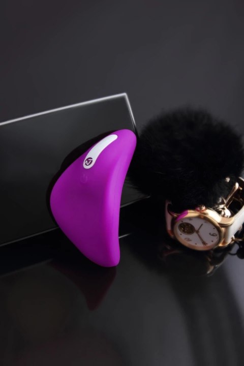 Nomi Tang Better Than Chocolate 2 Red Violet - stymulator z panelem dotykowym