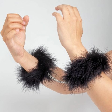 Secret Play Black Feather Cuffs z chromowanym łańcuszkiem 30cm