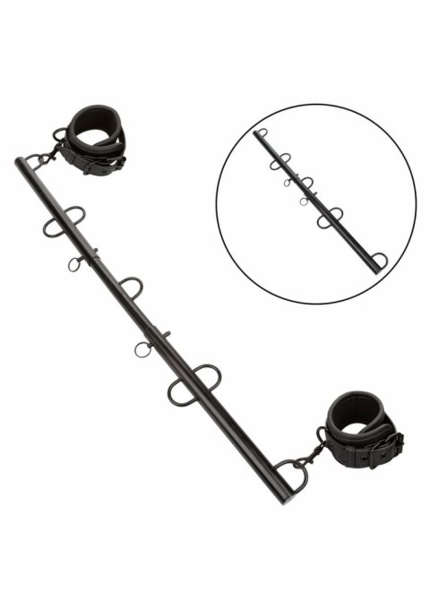 CalExotics Spreader Bar with Cuffs regulowany system rozporowy z kajdankami